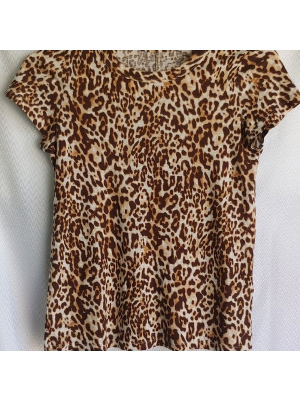 Banana Republic Leopard Print Women's Tee size Small - Picture 12 of 12